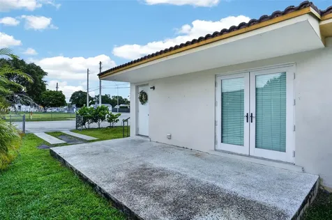 3900 SW 67th Avenue Miami FL 33155