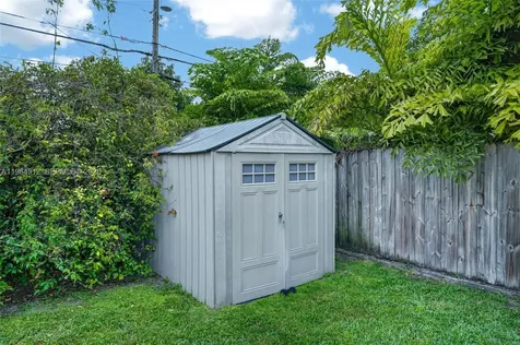 3900 SW 67th Avenue Miami FL 33155