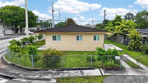 3900 SW 67th Avenue Miami FL 33155