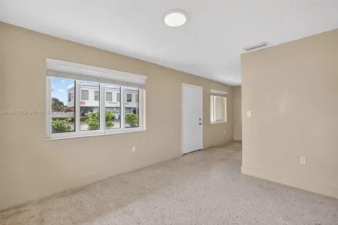 3900 SW 67th Avenue Miami FL 33155