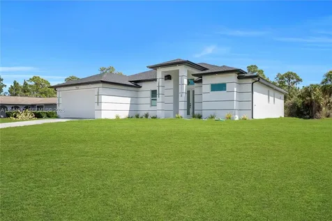 704 Clayton Lehigh Acres FL 33972