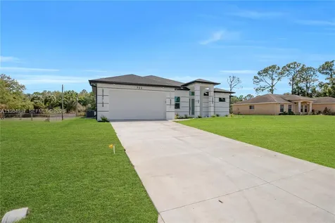 704 Clayton Lehigh Acres FL 33972