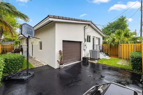 9880 NE 9th Avenue Miami Shores FL 33138