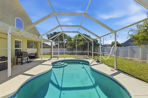 12502 Lake Vista Drive Tampa FL 33534
