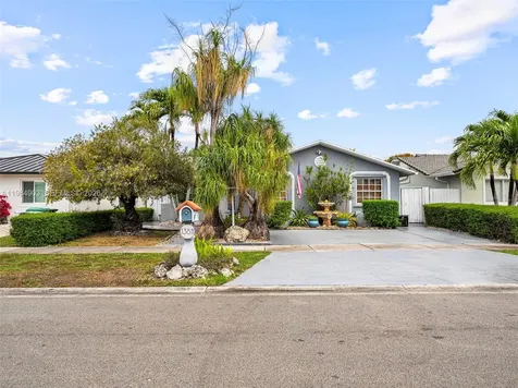 13811 SW 14th Street Miami FL 33184