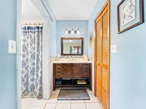 13811 SW 14th Street Miami FL 33184