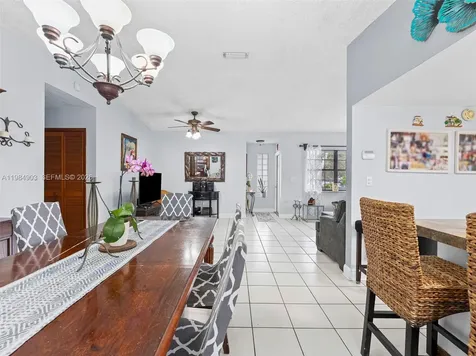 13811 SW 14th Street Miami FL 33184