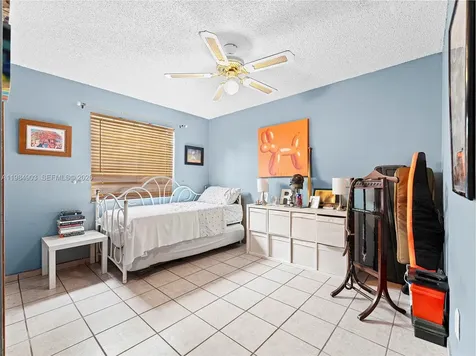 13811 SW 14th Street Miami FL 33184