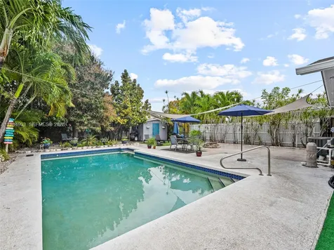 13811 SW 14th Street Miami FL 33184