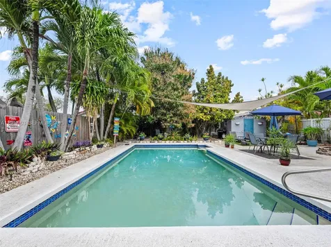 13811 SW 14th Street Miami FL 33184