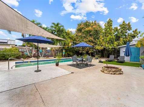 13811 SW 14th Street Miami FL 33184