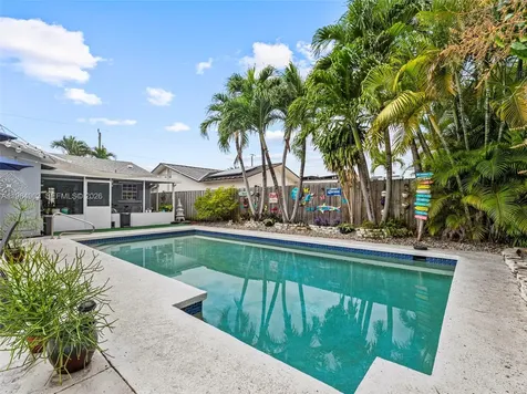 13811 SW 14th Street Miami FL 33184