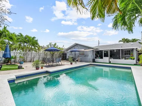 13811 SW 14th Street Miami FL 33184