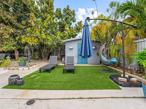 13811 SW 14th Street Miami FL 33184