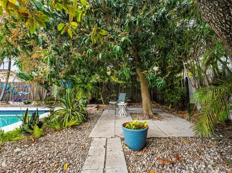 13811 SW 14th Street Miami FL 33184