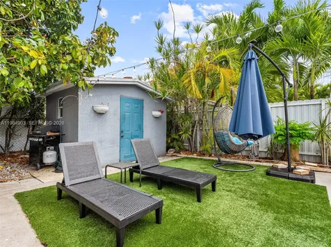 13811 SW 14th Street Miami FL 33184