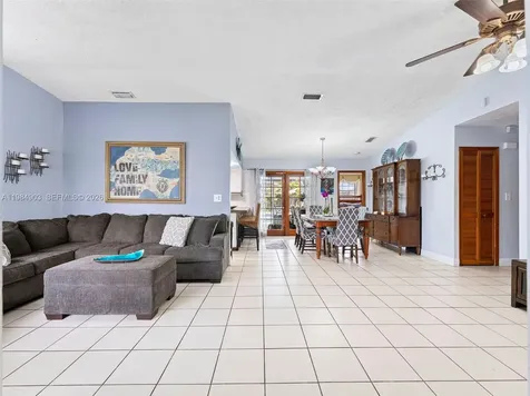 13811 SW 14th Street Miami FL 33184