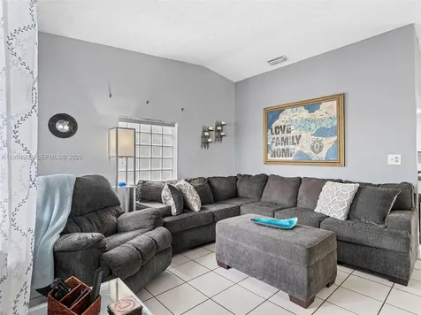 13811 SW 14th Street Miami FL 33184