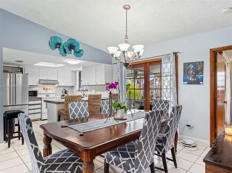 13811 SW 14th Street Miami FL 33184