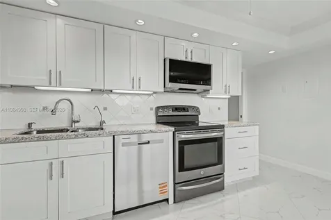 3970 Oaks Clubhouse Drive Pompano Beach FL 33069