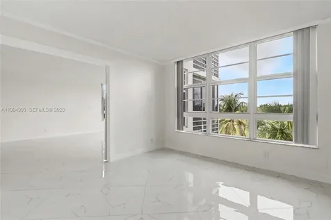 3970 Oaks Clubhouse Drive Pompano Beach FL 33069
