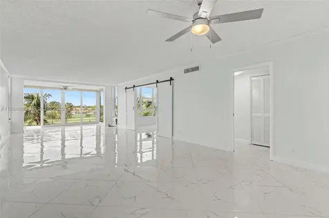 3970 Oaks Clubhouse Drive Pompano Beach FL 33069
