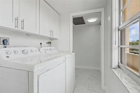 3970 Oaks Clubhouse Drive Pompano Beach FL 33069