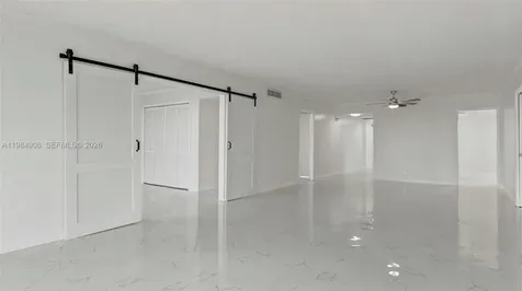 3970 Oaks Clubhouse Drive Pompano Beach FL 33069