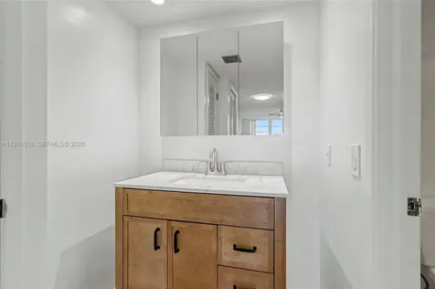 3970 Oaks Clubhouse Drive Pompano Beach FL 33069