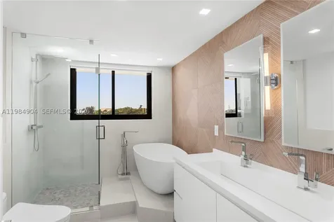 1000 Venetian Way Miami FL 33139