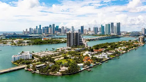 1000 Venetian Way Miami FL 33139