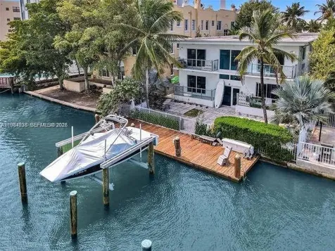 7171 Bay Drive Miami Beach FL 33141