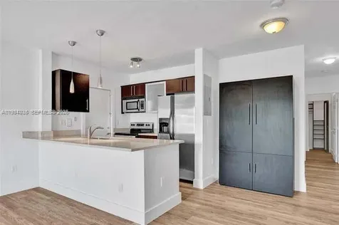 7171 Bay Drive Miami Beach FL 33141