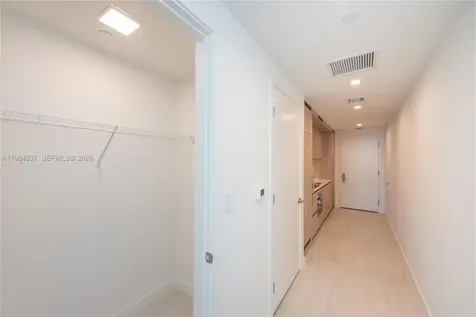 77 SE 5th Street Miami FL 33131