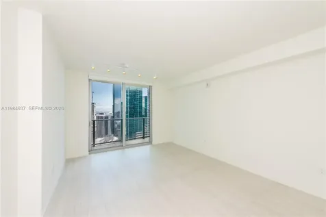 77 SE 5th Street Miami FL 33131