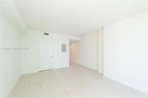 77 SE 5th Street Miami FL 33131
