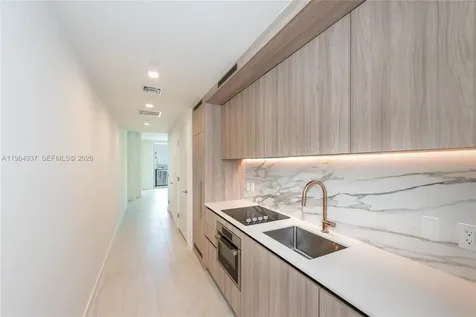 77 SE 5th Street Miami FL 33131