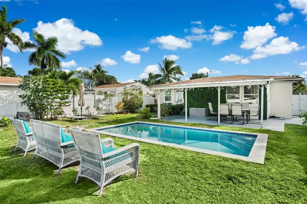 1935 Arthur Street Hollywood FL 33020