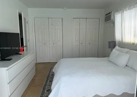 2185 NE 123rd Street North Miami FL 33181