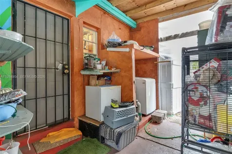 2490 NW 59th Street Miami FL 33142