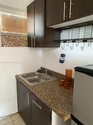 2490 NW 59th Street Miami FL 33142