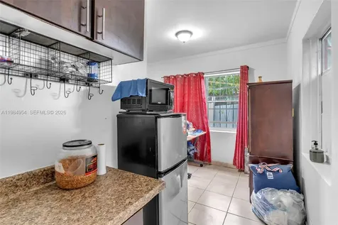 2490 NW 59th Street Miami FL 33142