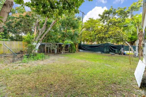 2490 NW 59th Street Miami FL 33142