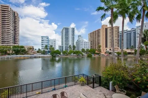 2455 Flamingo Drive Miami Beach FL 33140