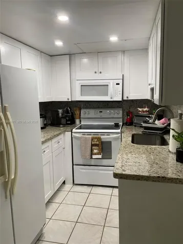 9405 W Flagler Street Miami FL 33174