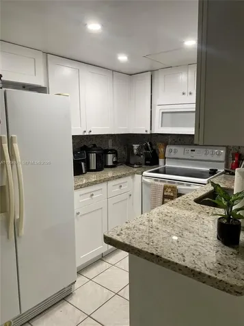 9405 W Flagler Street Miami FL 33174