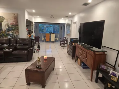 2321 N 57th Avenue Hollywood FL 33021