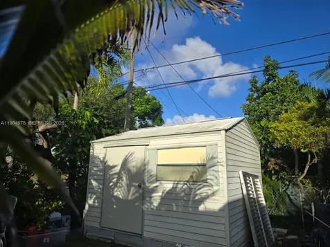 2321 N 57th Avenue Hollywood FL 33021