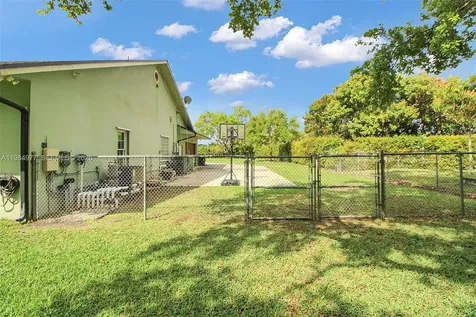 27825 SW 168th Court Homestead FL 33031
