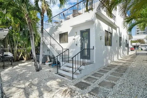 920 SW 9th Street Miami FL 33130